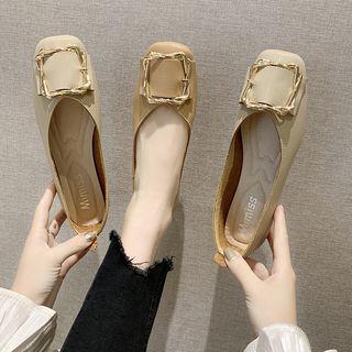 Double Buckled Flats