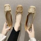 Double Buckled Flats