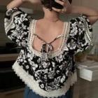 Short-sleeve Floral Lace Trim Blouse White Flowers - Black - One Size