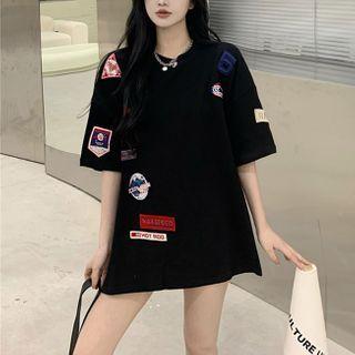 Badge-accent Loose-fit Long T-shirt