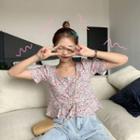 Short-sleeve Floral Print Button Cropped Top