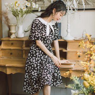 Frill Trim Cape Collared Floral Short-sleeve Dress