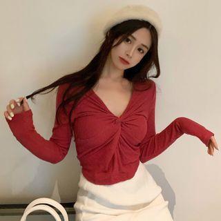 V-neck Twist T-shirt