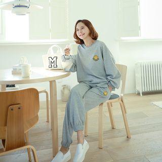 Set: Smiley-patched Sweatshirt + Jogger Pants
