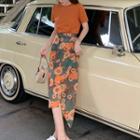 Short-sleeve T-shirt / Floral Print Midi Fitted Skirt
