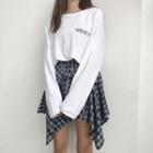 Lettering Long Sleeve T-shirt / Plaid Flared Skirt