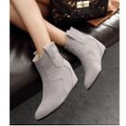 Hidden Wedge Pointy-toe Short Boots