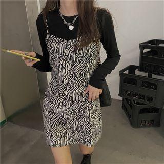 Long-sleeve T-shirt / Zebra Print Pinafore Dress