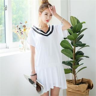 Contrast-trim V-neck T-shirt Dress