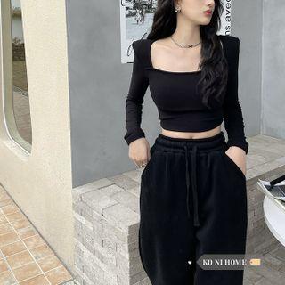 Square-neck T-shirt / Wide Leg Pants