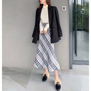 Mock Neck Plain Long-sleeve T-shirt / Argyle Midi A-line Skirt