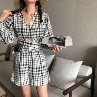Set: V-neck Plaid Cropped Blouse + Wide-leg Shorts