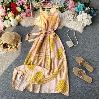 V-neck Leaf Print Tie-waist Sleeveless Dress