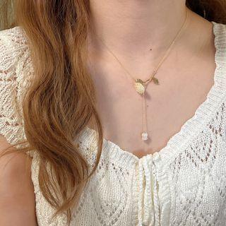 Flower Pendant Alloy Choker 2 - White Rose - Gold - One Size