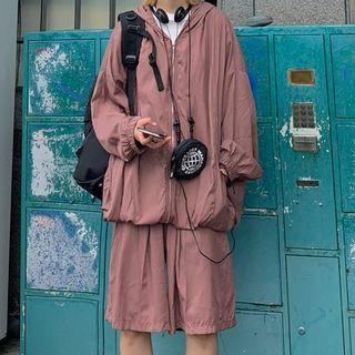 Long Sleeve Hooded Zip Light Jacket / Plain Sport Shorts