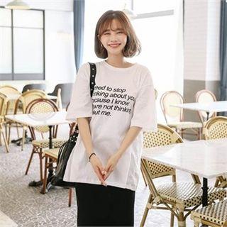 3/4-sleeve Lettering Loose-fit T-shirt