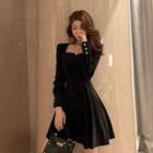 Sweetheart-neckline Long-sleeve Velvet A-line Dress Black - One Size