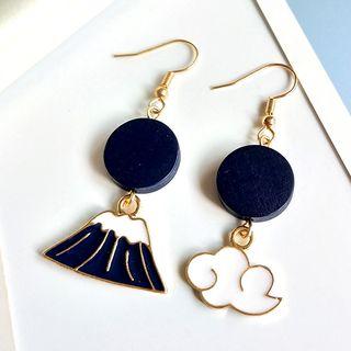 Non-matching Alloy Mt Fuji & Cloud Wooden Disc Dangle Earring