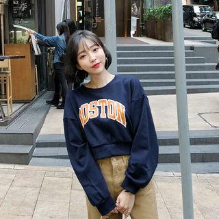 Drop-shoulder Lettering Cropped Sweatshirt