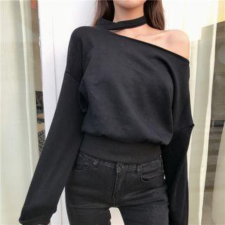 Cut Out Pullover / Rip Skinny Jeans