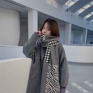 Zebra Print Houndstooth Panel Knit Scarf