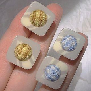 Plaid Square Ear Stud