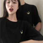 Short-sleeve Crescent Embroidered T-shirt