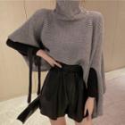 Turtleneck Knit Poncho / Wide-leg Shorts