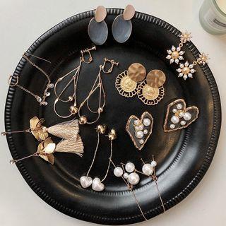 Ear Cuff / Clip-on Earring / Ear Stud / Set