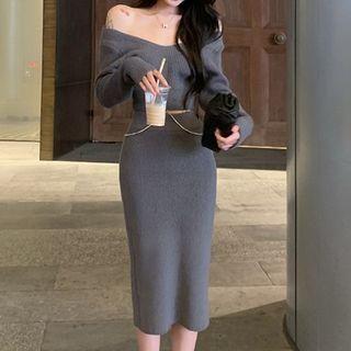 Set Of 2: Long-sleeve Off-shoulder Plain Cropped Sweater / High-waist Plain Bodycon Knit Dress