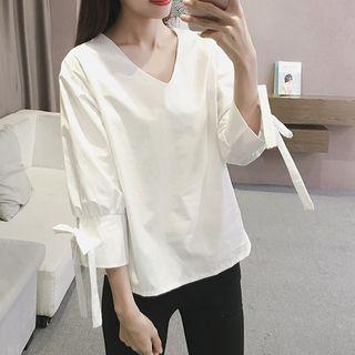 Plain V-neck 3/4 Sleeve Shirt