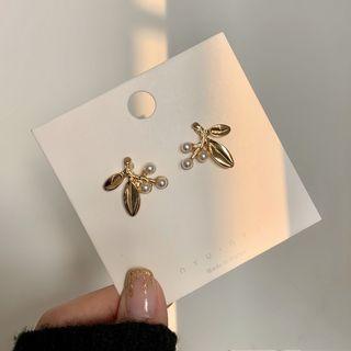 Faux-pearl Leaf Stud Earring 1 Pair - White - One Size