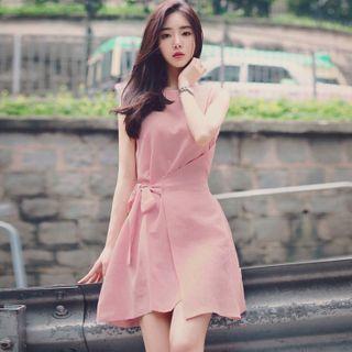Tie-waist Sleeveless Shift Dress