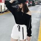 Hooded Long-sleeve T-shirt / Contrast Trim Shorts