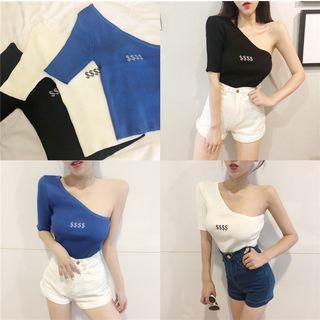 Asymmetic Off-shoulder T-shirt