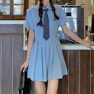 Short-sleeve Pleated Dress Blue - One Size