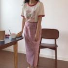 Short-sleeve Print T-shirt / Plaid Midi Skirt