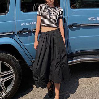 Short-sleeve Striped T-shirt / Shirred Midi A-line Skirt