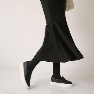 Set: Mock-neck Top + Ruffle-hem Skirt