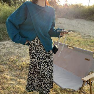 Long-sleeve Irregular Plain Sweatshirt / Leopard Pattern Skirt