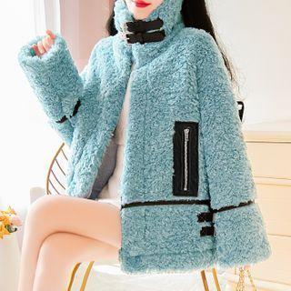 Fluffy Zipped Coat