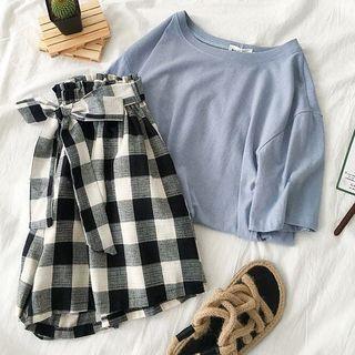 Set: Crew-neck Short-sleeve T-shirt + Checked Tie-waist Shorts