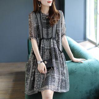 Short-sleeve Paisley Print Shift Dress
