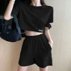 Set: Short-sleeve Cut-out Cropped T-shirt + Shorts