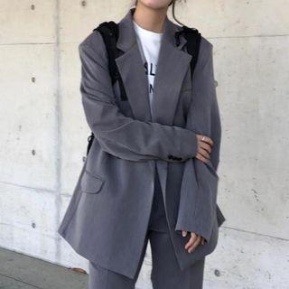 Single-button Blazer / Loose-fit Wide-leg Shorts
