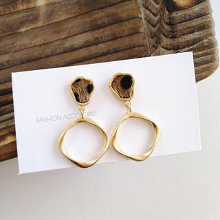 Hollow Drop Earring / Clip-on Earring
