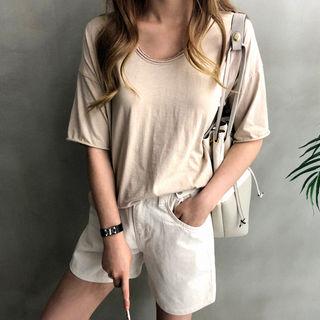 Scoop-neck Roll-edge T-shirt