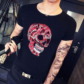 Skull Embroidered Short Sleeve T-shirt