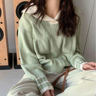 Contrast-collar Cable-knit Sweater