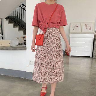 Plain Short-sleeve T-shirt / Floral Midi A-line Skirt